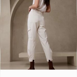 Banana Republic HR Slim Refined Stretch Cargo Pant Size 8 short